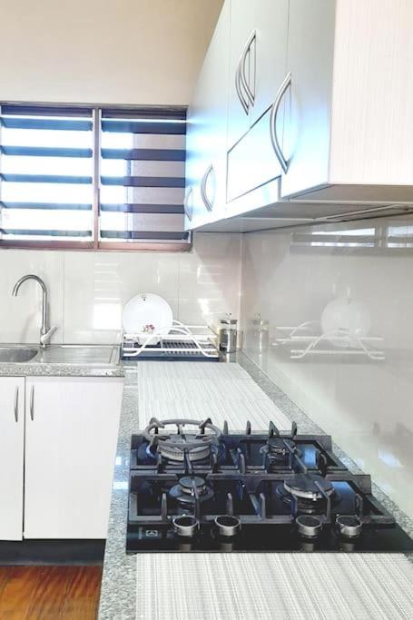 Waterfront Sunset Apartment Nadi Esterno foto